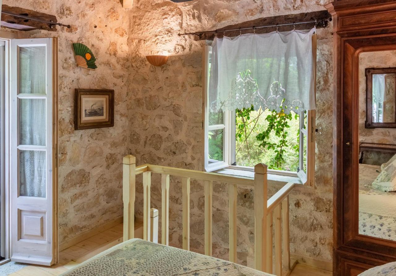 Katouna Pavezzo Country Retreat 아파트 호텔 외부 사진